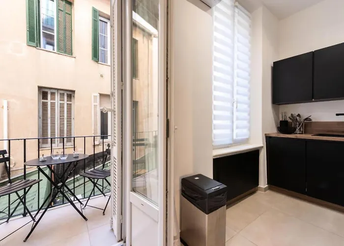 Moderne En Plein Centre ! - Moderne En Plein Centre ! Mae-2463